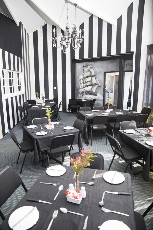 Savoy Hotel Jeffreys Bay Esterno foto